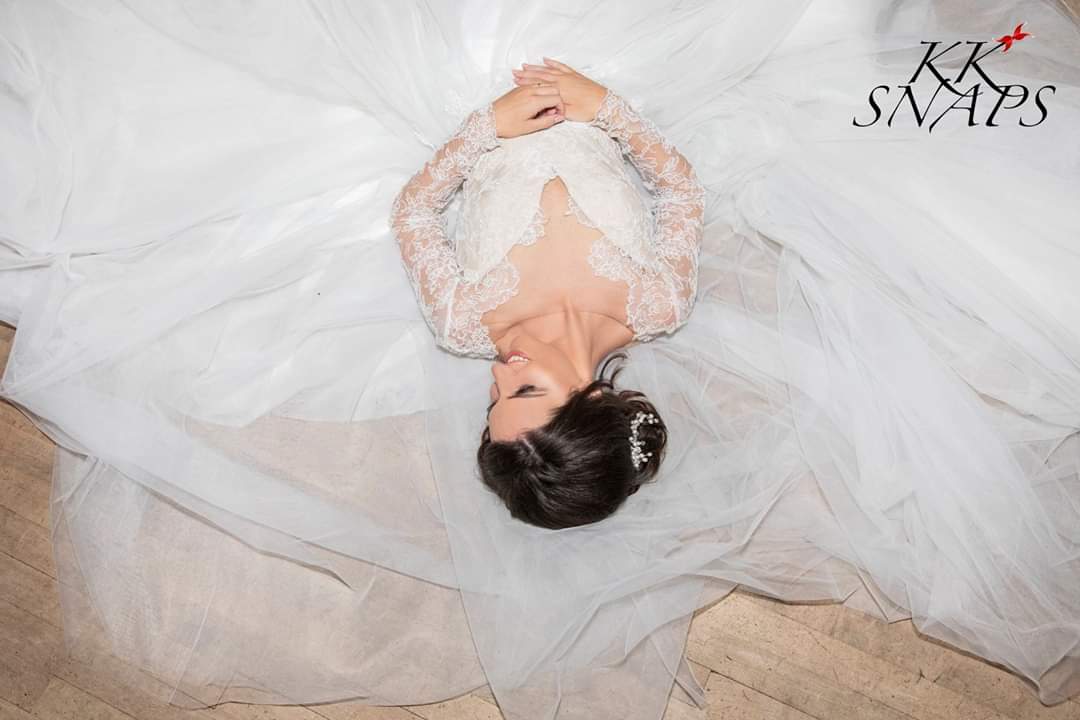 Floating in our Love Bubble: Eleganza Real Bride Stacey Wears Suzanne Neville Image