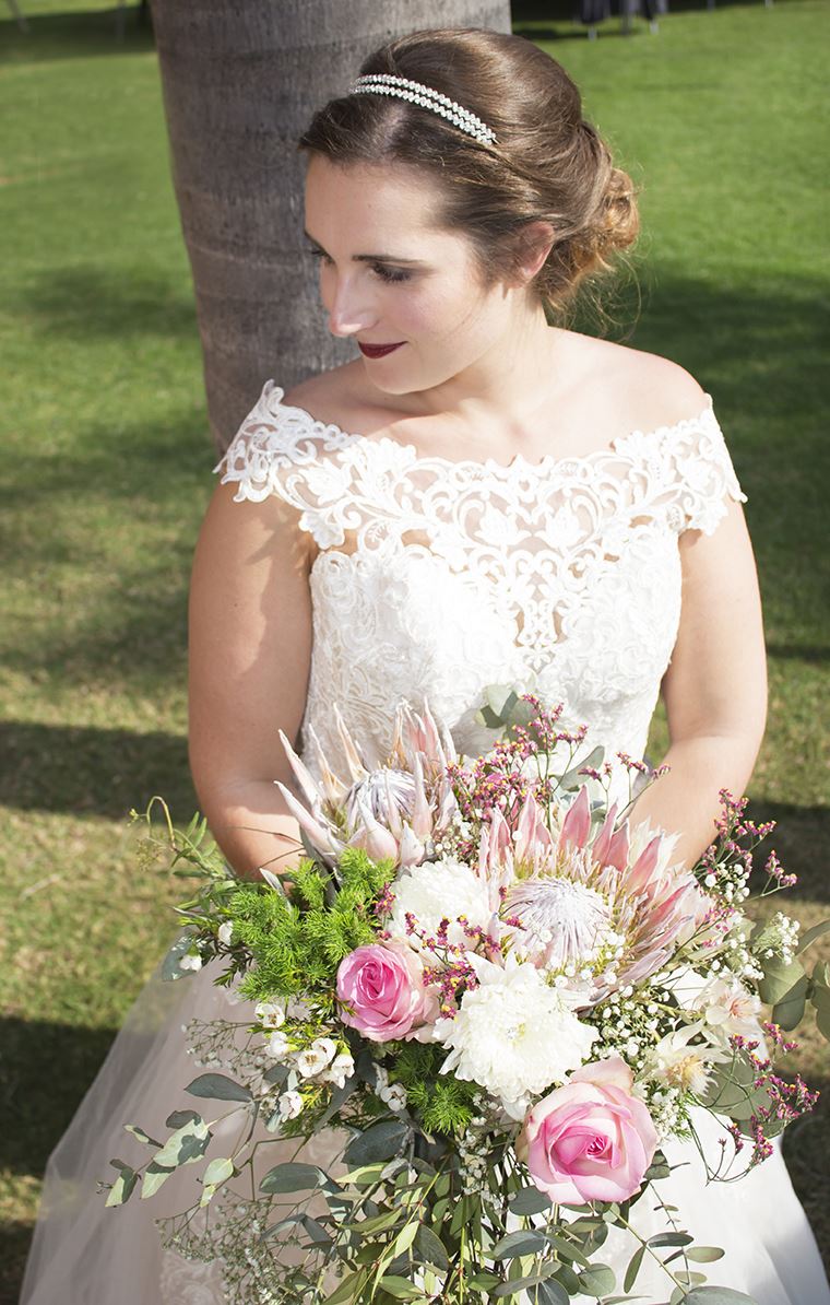The Beauty of Small Weddings: Eleganza Real Bride Larissa wears Essense of Austrailia Image
