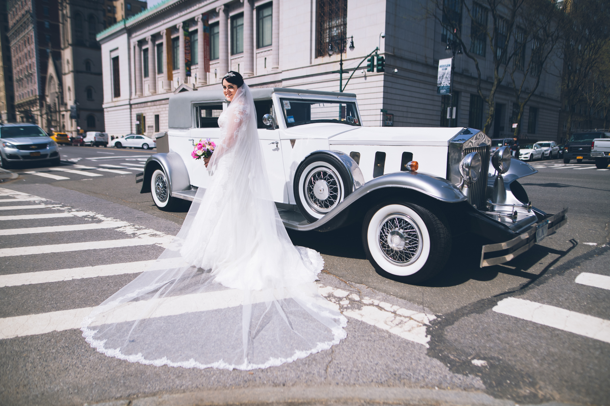 New York Minute: Eleganza Real Bride Abbie Wearing Essense of Australia Image